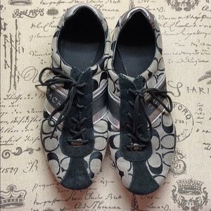 Coach tennis shoes🖤